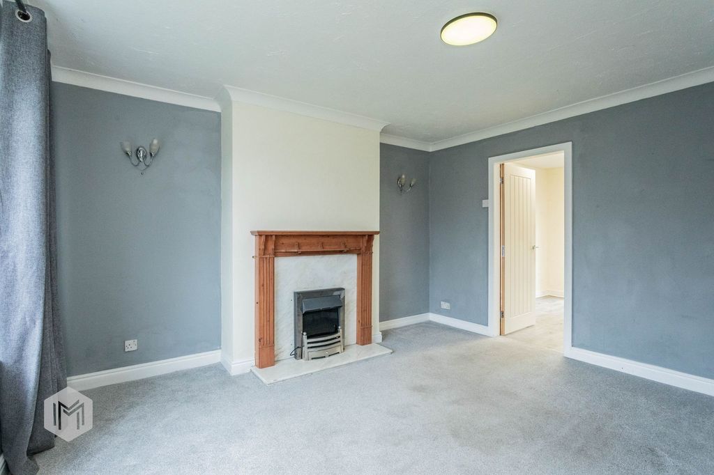 Property photo 2 of 28