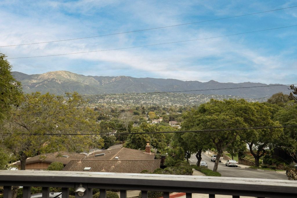 Property photo 3 of 10 <Alttext/>