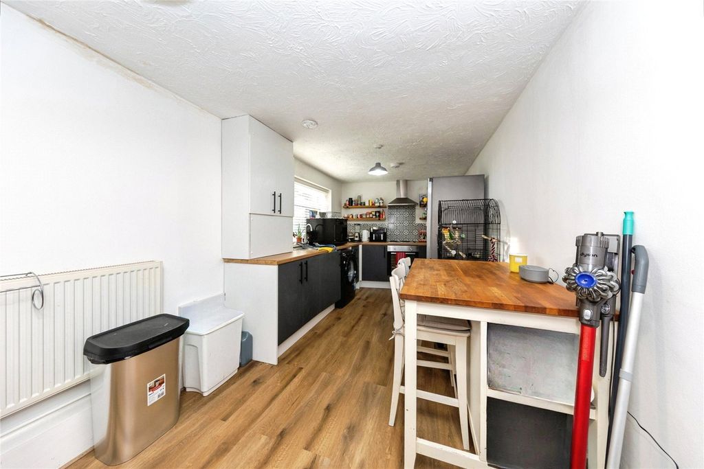 Property photo 3 of 11 Picture No. 10