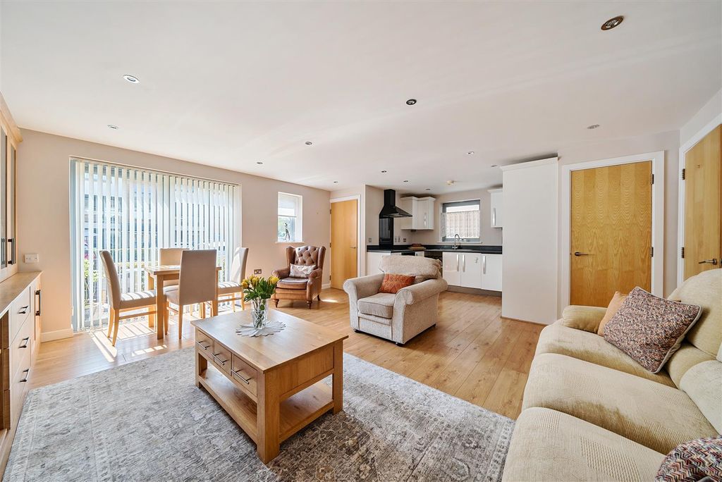 Property photo 3 of 9 Southam Mews - Reception Room 2.Jpg
