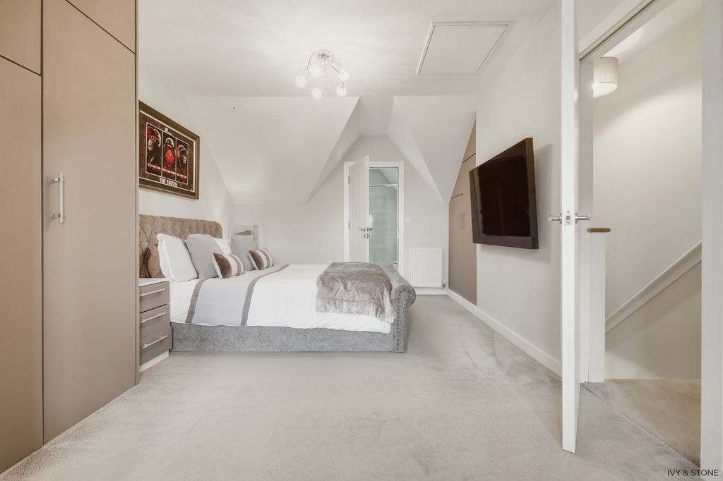 Property photo 3 of 30 4585202