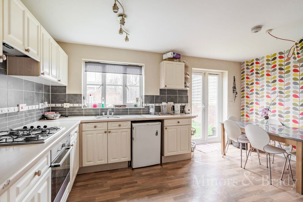 Property photo 2 of 15