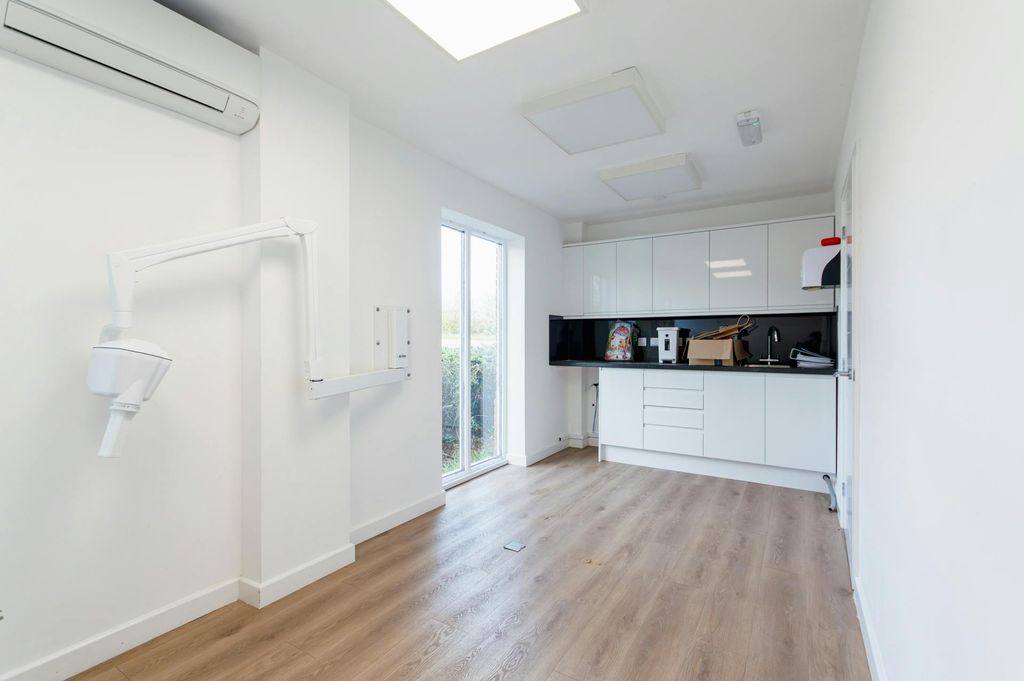 Property photo 3 of 8 3.Jpg