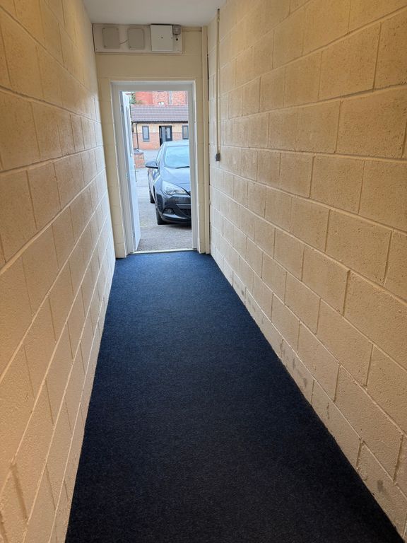 Property photo 2 of 5 Entrance Corridor 
