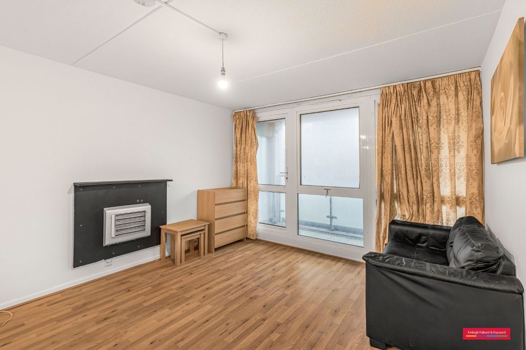 Property photo 1 of 10 Reception