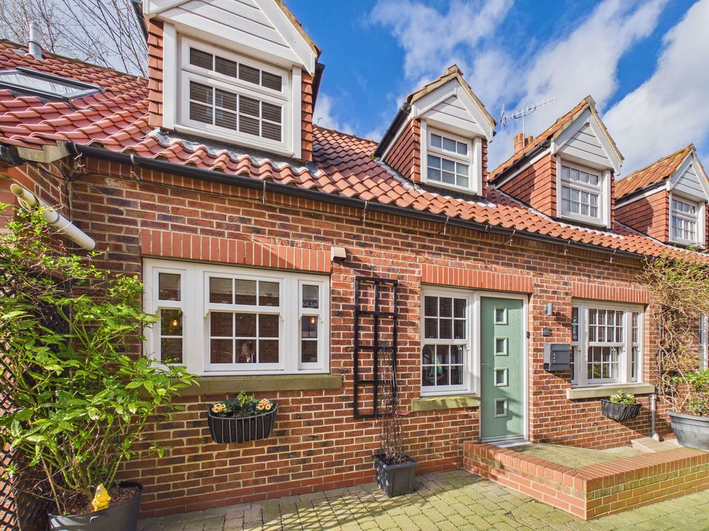 Property photo 2 of 21