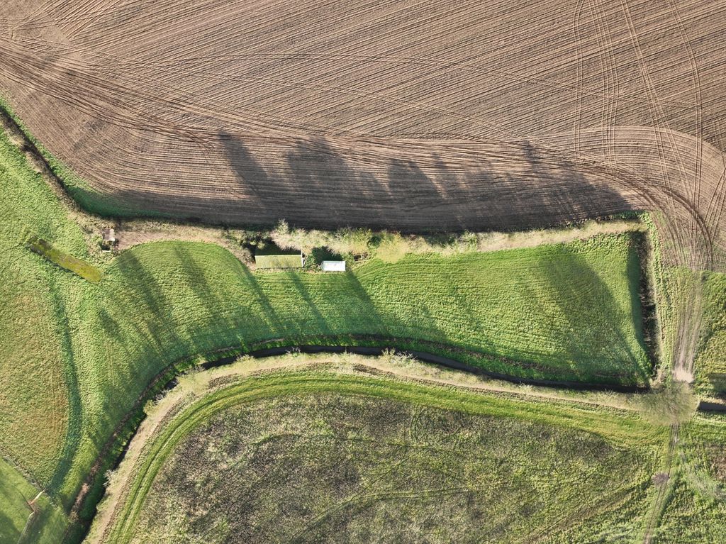 Property photo 3 of 6 Photo 2