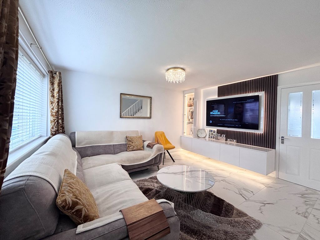 Property photo 2 of 16 Image