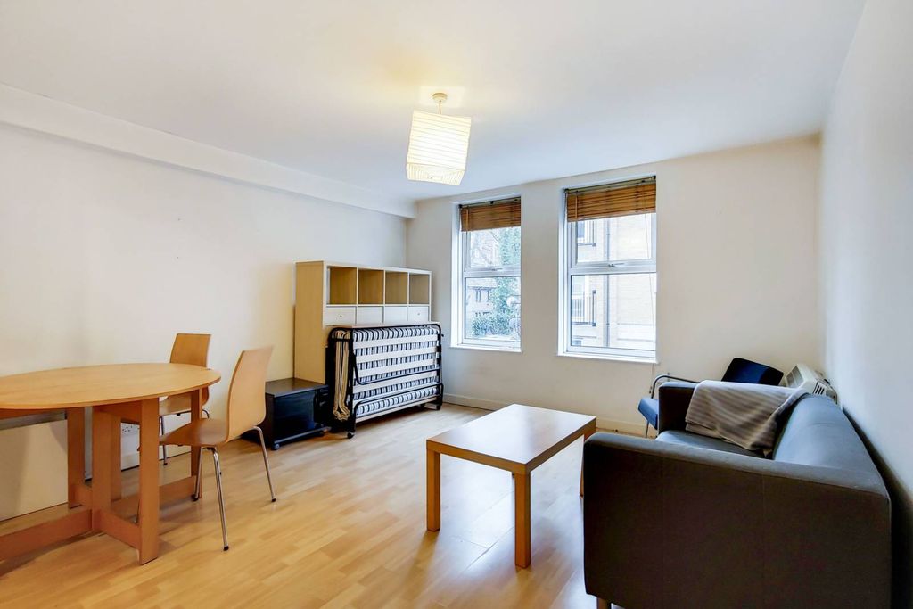 Property photo 3 of 12