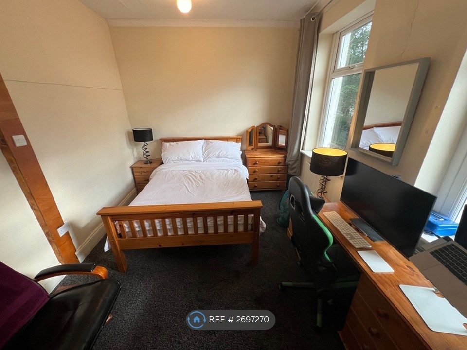 Property photo 2 of 13 Bedroom