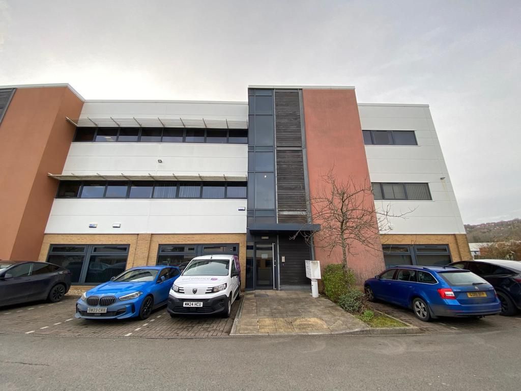 Property photo 1 of 9 Photo 3