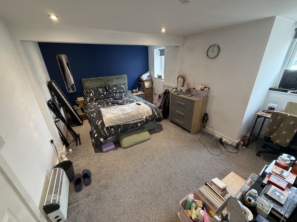 Property photo 1 of 8 Picture No. 06