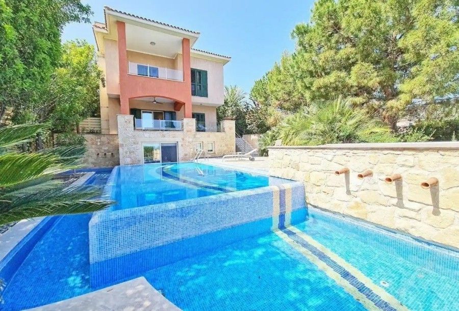 Property photo 1 of 52