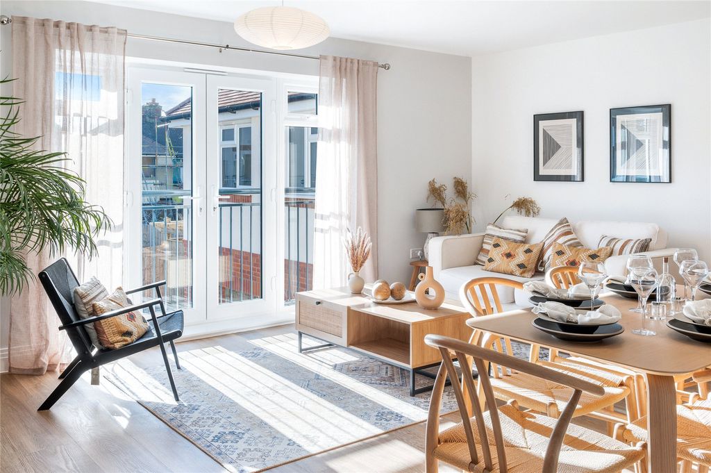 Property photo 3 of 14 Picture 3