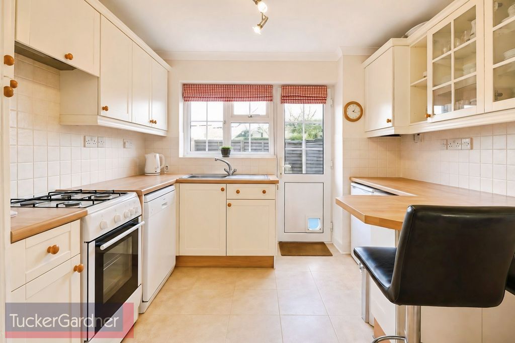 Property photo 2 of 8