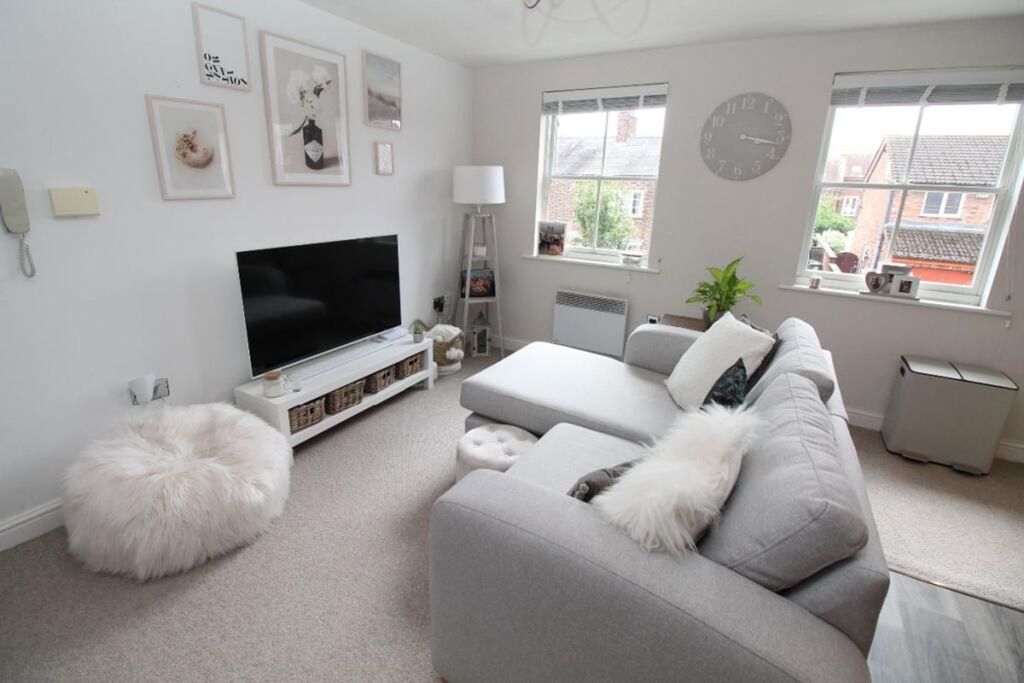 Property photo 2 of 11