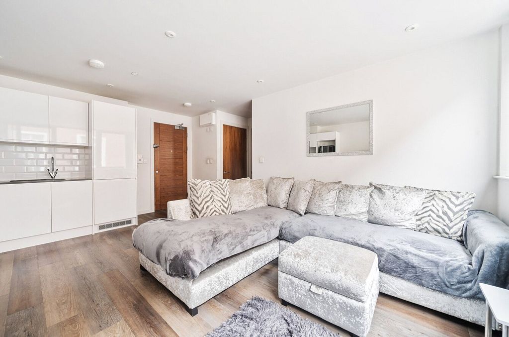 Property photo 3 of 12 Picture No. 04