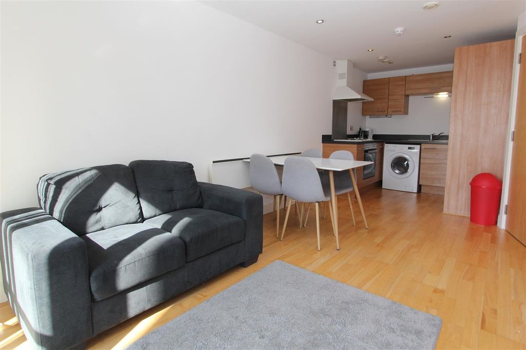 Property photo 1 of 7 Bright Open-Plan Living With Modern Furnishings...