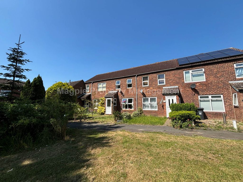 Property photo 1 of 12