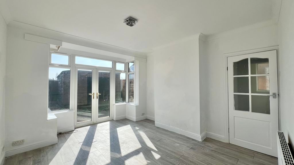 Property photo 3 of 11 Photo 3