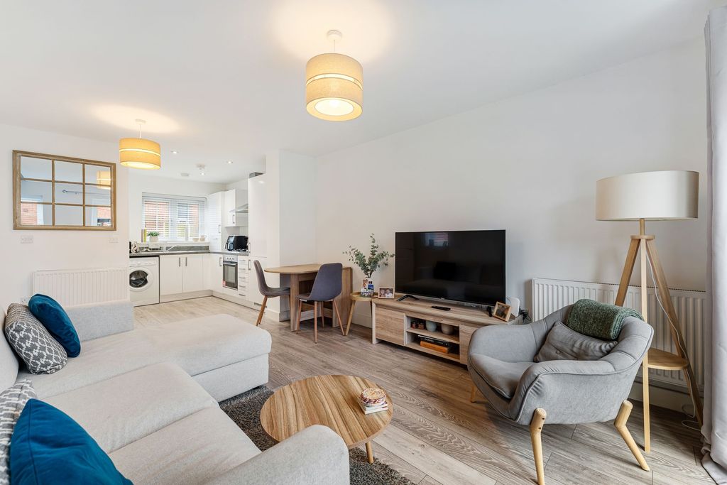 Property photo 2 of 17