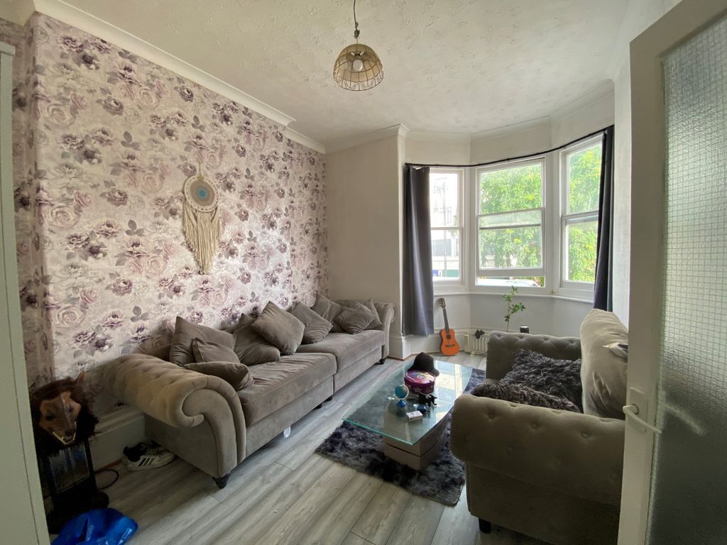 Property photo 3 of 7 Picture No. 06