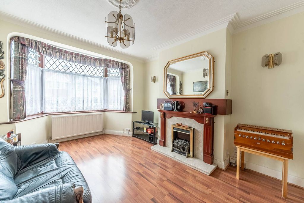 Property photo 3 of 17