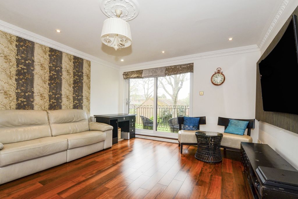 Property photo 3 of 12 Pbox-Img.Jpg