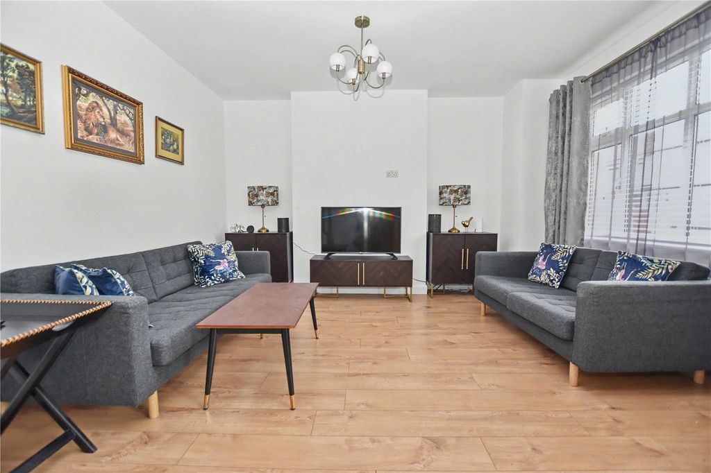 Property photo 3 of 21 Picture No. 17