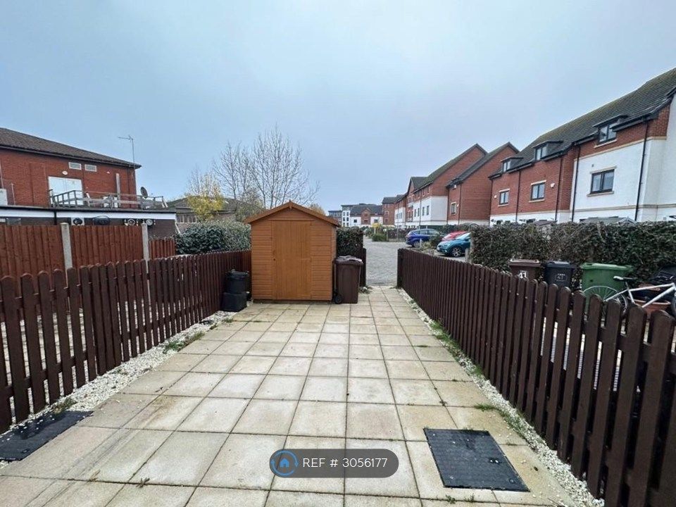 Property photo 2 of 17