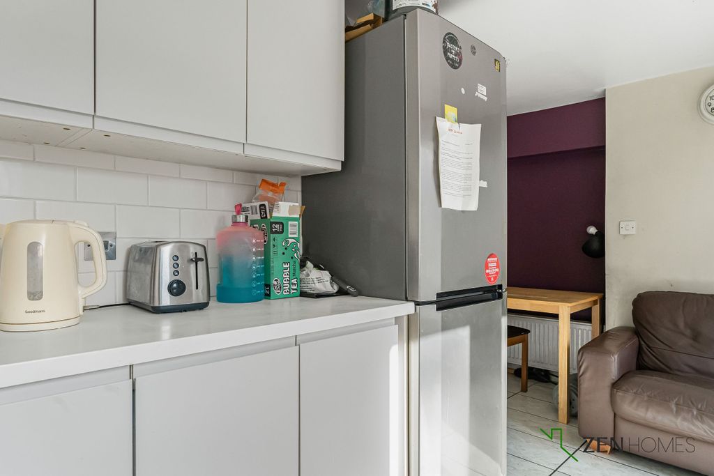 Property photo 3 of 24