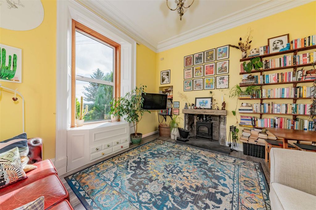 Property photo 3 of 17 10 Laurel Bank Dundee-2.Jpg