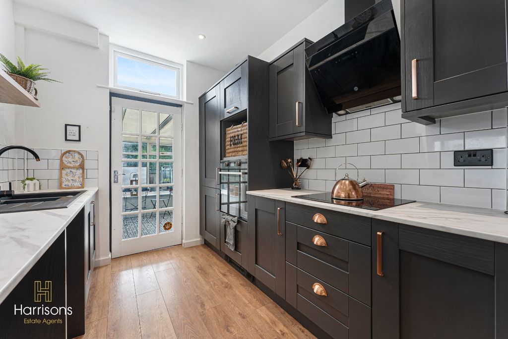 Property photo 3 of 33 5502118