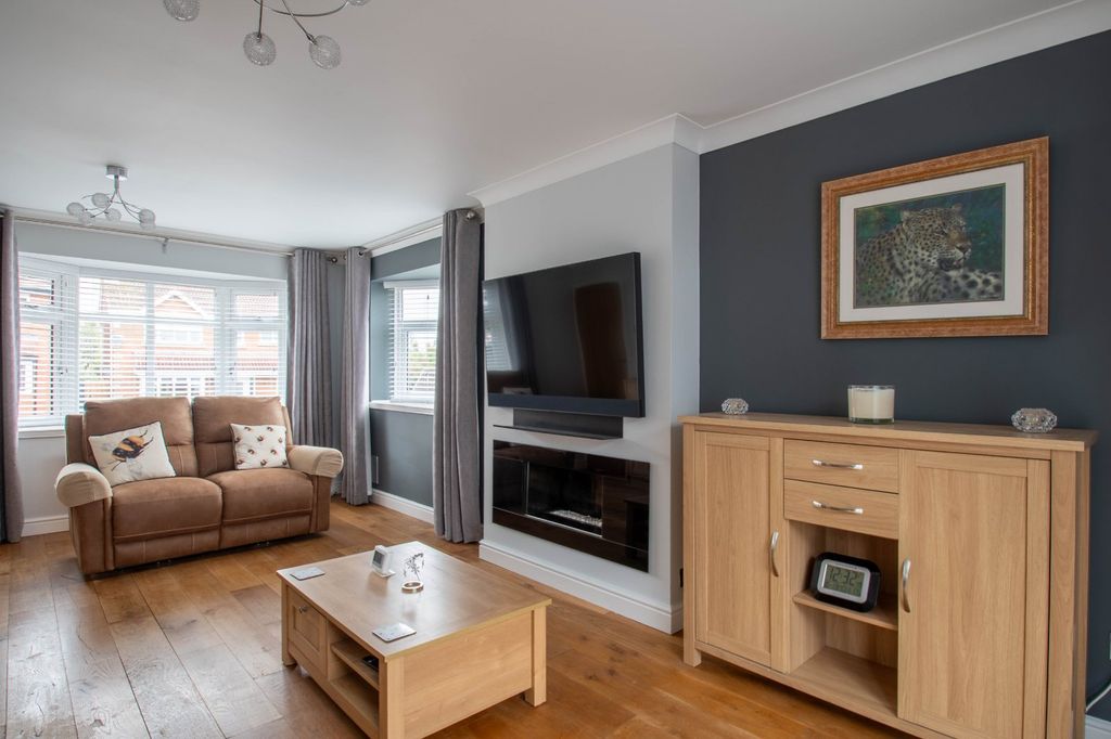 Property photo 3 of 29 Picture No. 18