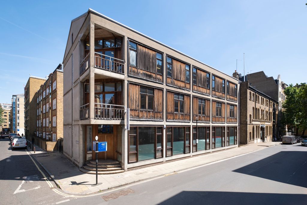 Property photo 1 of 5