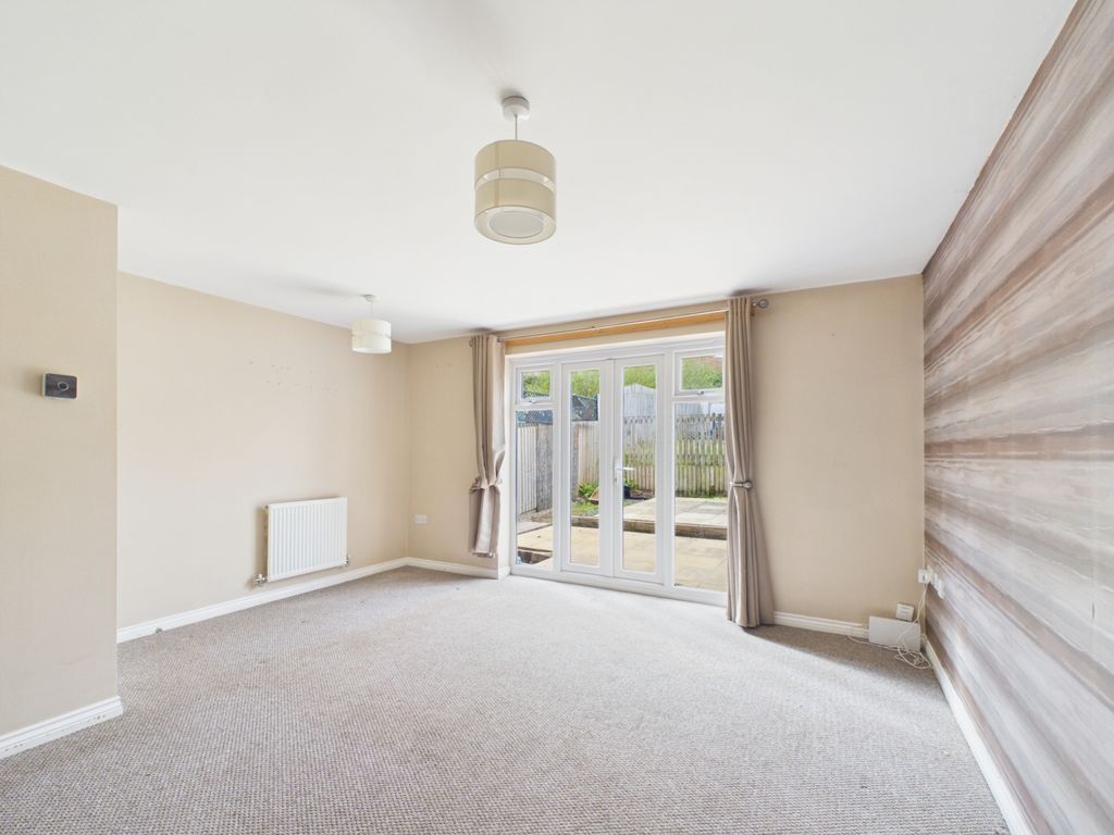 Property photo 3 of 11 Cam01445G0-Pr0894-Still001