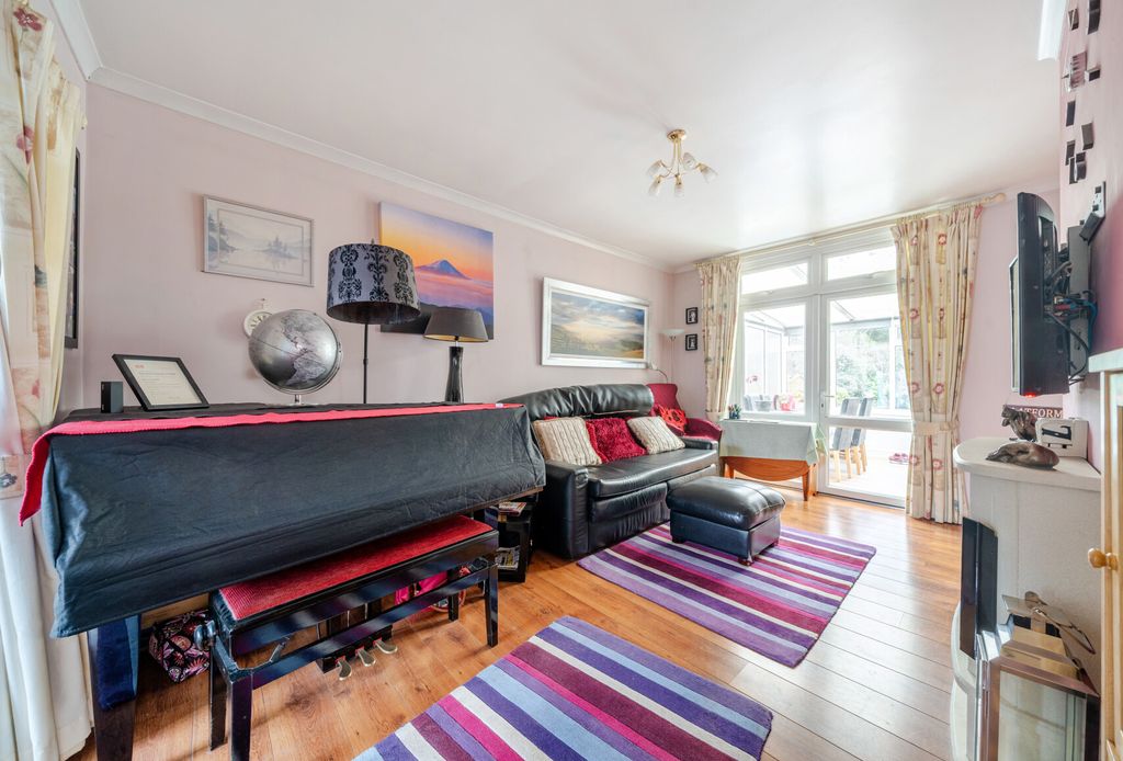 Property photo 2 of 17 1415673-18-6995A4...