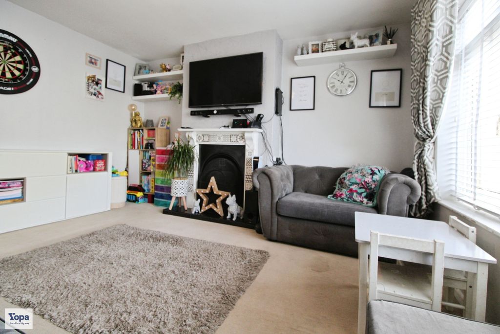 Property photo 3 of 19 Photo #3