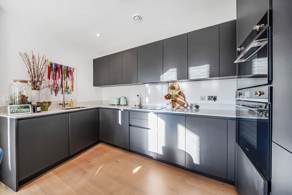 Property photo 3 of 23 1400897-9-69679B1...