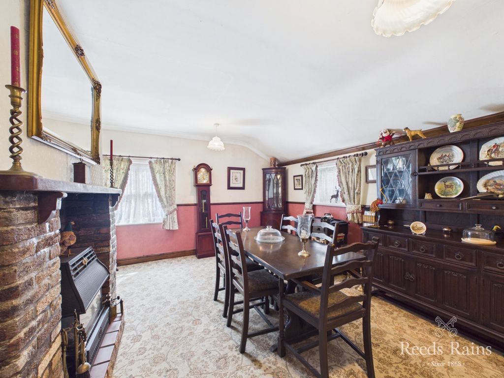 Property photo 3 of 23 Dining Room