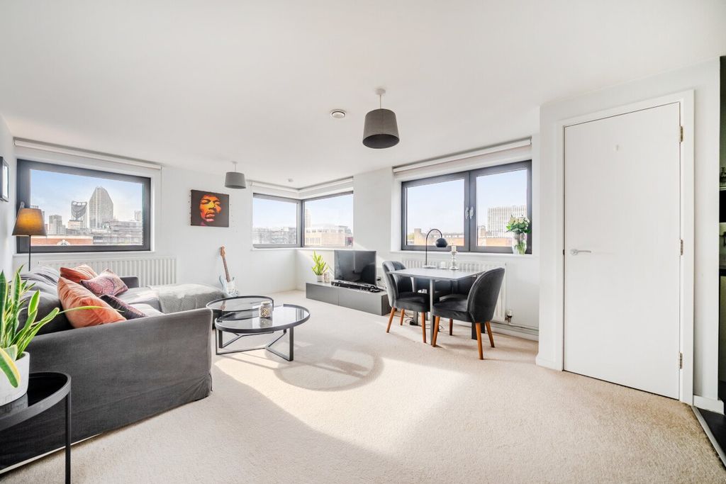 Property photo 1 of 18 Picture No. 07