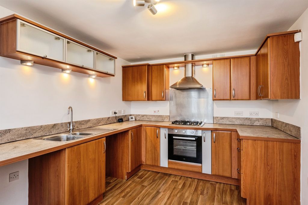 Property photo 2 of 17