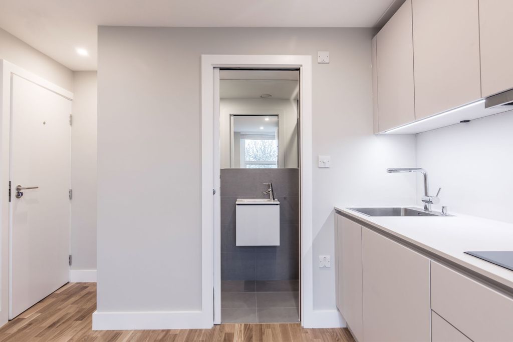 Property photo 3 of 10 Living_Room