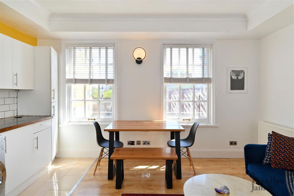 Property photo 2 of 7 Commercial-Road (2).Jpg