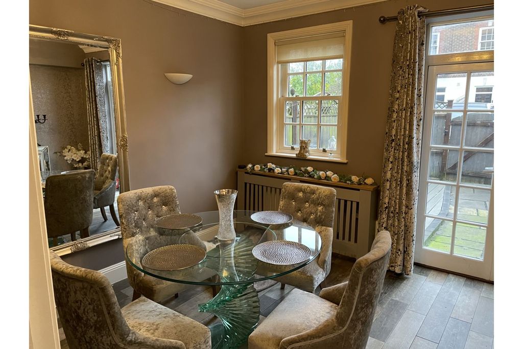 Property photo 3 of 7 Dining / Family Room