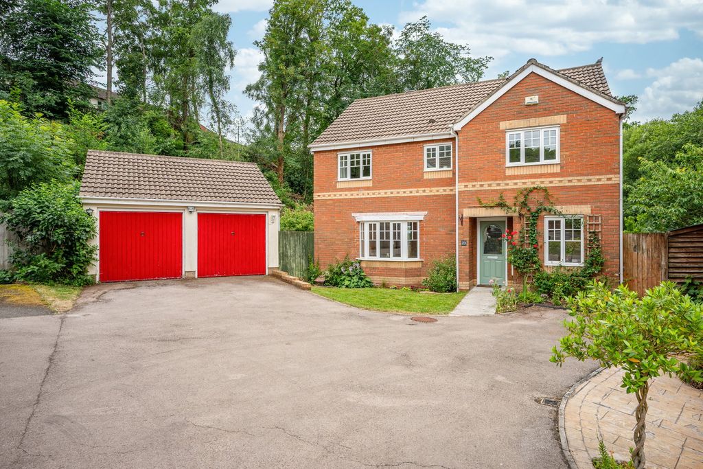 Property photo 2 of 33
