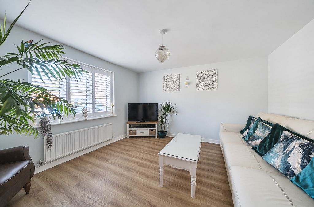 Property photo 2 of 15 1321487-13-686E5E...