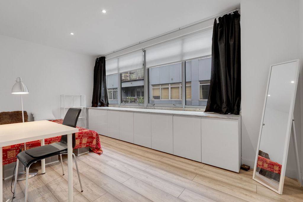 Property photo 3 of 12 04-07580D2A5371-Medium