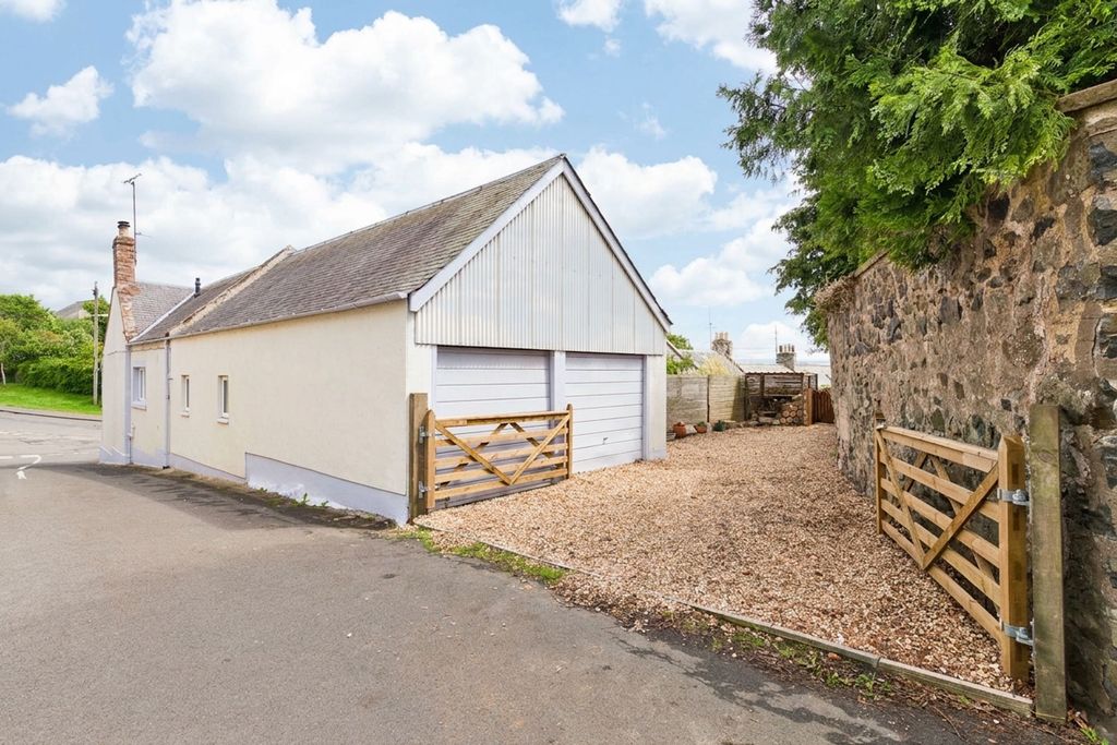 Property photo 2 of 46
