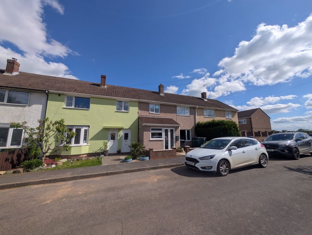 Property photo 2 of 32